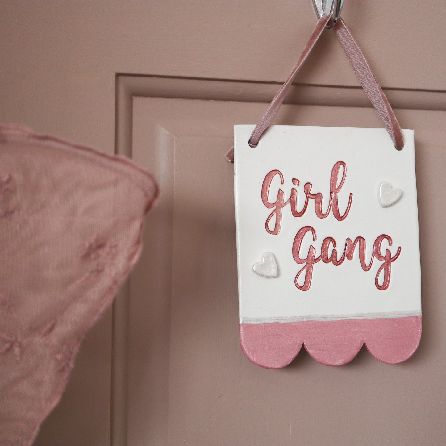 Girl gang sign